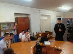 Трезвость, вера и память: встреча священника со студентами в библиотеке Богучарского многопрофильного колледжа