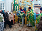 Божественная литургия в Успенском храме села Трехстенки