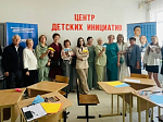 Настоятель храма Архистратига Божия Михаила села Воробьевка иерей Игорь Подопригорин поздравил учащихся и коллектив МКОУ «Воробьевская СОШ» с 90-летним юбилеем школы