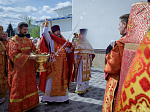 В субботу Светлой седмицы епископ Дионисий совершил Литургию в храме Успения Пресвятой Богородицы города Калач