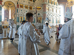 В Троицкую родительскую субботу епископ Россошанский и Острогожский Дионисий совершил Божественную литургию в Ильинском кафедральном соборе г. Россошь