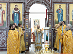 Епископ Россошанский и Острогожский Дионисий совершил Божественную литургию в Воскресенском соборе Белогорского епархиального мужского монастыря