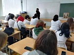 Священнослужитель провел беседу со студентами Россошанского медицинского колледжа о празднике Воскресения Христова