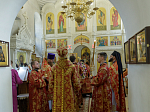 Епископ Россошанский и Острогожский Дионисий совершил Божественную литургию в Костомаровском епархиальном монастыре
