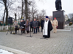 В с. Верхний Мамон священник принял участие в митинге, посвященном годовщине начала операции «Малый Сатурн»