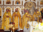 В Свято‑Митрофановском храме села Верхний Мамон прошла Божественная литургия: настоятеля протоиерея Сергия Чибисова поздравили с 60‑летием