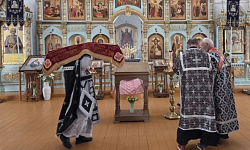 Царские часы и вынос плащеницы в Казанском храме поселка Каменка