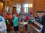 В праздник святых жён-мироносиц в Успенском храме поздравили прихожанок