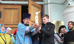 В праздник Благовещения Пресвятой Богородицы в Тихоновском соборном храме Острогожска совершено торжественное богослужение