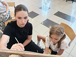 Воспитанницы воскресной школы имени архиепископа Серафима (Соболева) города Богучара приняли участие в конкурсе «Мы рисуем Божий мир»