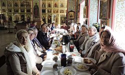 День пожилого человека отметили на приходе Сретенского храма города Острогожска