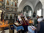 В день Воздвижения Честного и Животворящего Креста Господня в Казанском храме Павловска прошли праздничные богослужения