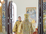 В Неделю 19-ю по Пятидесятнице епископ Дионисий совершил Божественную литургию в Воскресенском соборе Белогорского мужского монастыря
