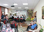 Кантемировцы поздравили насельников дома престарелых и инвалидов с Днем народного единства