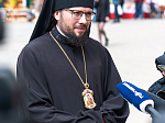Епископ Россошанский и Острогожский Дионисий посетил благотворительную ярмарку Женсовета Воронежской митрополии