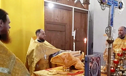 В храме Рождества Пресвятой Богородицы села Никольское-1 соборным богослужением отметили двадцатилетие Великого освящения храма