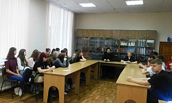 В Острогожской библиотеке прошел профилактический час «Сделай правильный выбор»
