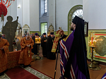 Правящий Архиерей возглавил служение Божественной литургии в храме святых апостолов Петра и Павла районного центра Репьевка