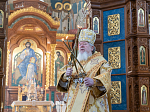 Глава Воронежской митрополии с собором духовенства совершил Божественную литургию в Благовещенском кафедральном соборе