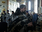 Преосвященнейший епископ Дионисий совершил в Свято-Ильинском кафедральном соборе города Россоши последнюю в этом году Литургию Преждеосвященных Даров