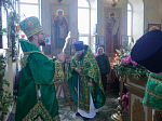 В праздник Святой Троицы Преосвященнейший епископ Дионисий совершил Литургию в Свято-Троицком храме города Россоши