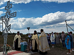 В селе Мамоновка совершено освящение двух поклонных крестов, установленных на границе населенного пункта
