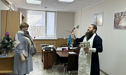 Клирики Россошанского благочиния совершили окропление святой водой государственных учреждений