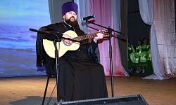 Настоятель Покровского храма принял участие в торжественном мероприятии, посвященном ко Дню матери