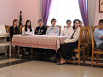 В воскресной школе Ильинского кафедрального собора состоялась дискуссия «Мой путь: между Западом и Востоком или стать самим собой?»