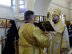 Епископ Россошанский и Острогожский Дионисий возглавил воскресное богослужение в Спасском Костомаровском женском монастыре