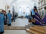 В преддверии престольного праздника епископ Дионисий совершил всенощное бдение в Казанском храме города Павловска
