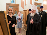 Митрополит Воронежский и Лискинский Сергий открыл выставку картин в Благовещенском кафедральном соборе