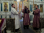 В канун Недели Крестопоклонной Преосвященнейший епископ Дионисий совершил всенощное бдение с чином выноса креста в Ильинском соборе