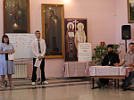 В воскресной школе Ильинского кафедрального собора состоялась дискуссия «Мой путь: между Западом и Востоком или стать самим собой?»
