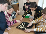 В воскресной школе имени святителя Серафима (Соболева), архиепископа Богучарского, состоялся мастер‑класс по выпечке «жаворонков»