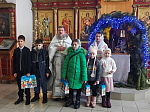 В Покровском храме села Шапошниковка поздравили детей с праздником Рождества Христова
