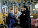Епископ Россошанский и Острогожский Дионисий возглавил воскресное богослужение в Свято-Троицком храме районного центра Кантемировка