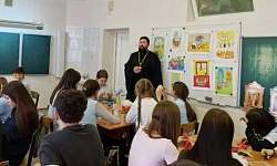 Священнослужитель принял участие в мастер‑классе в Подгоренской школе № 1