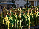 Епископ Россошанский и Острогожский Дионисий сослужил Святейшему Патриарху Кириллу за всенощным бдением в Троице-Сергиевой лавре