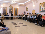 Епископ Россошанский и Острогожский Дионисий принял участие в мастер-классе по изготовлению «жаворонков»