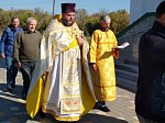 В Свято-Троицком храме села Новомеловатка Калачеевского района прошел первый братский молебен и крестный ход
