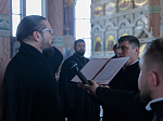 Глава Россошанской епархии совершил Божественную литургию в Свято-Ильинском кафедральном соборе города Россошь