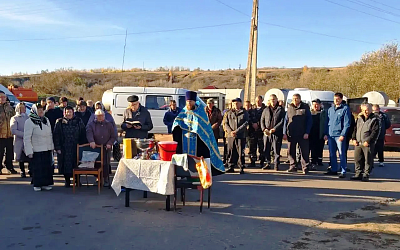 В Воробьевском районе совершен благодарственный молебен по случаю завершения уборки урожая