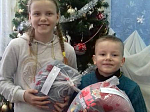 В Кантемировском благочинии детям подарили зимнюю одежду