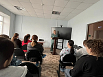 Священник совершил молебен в молельной комнате районной больницы села Верхний Мамон
