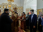 Епископ Россошанский и Острогожский Дионисий совершил венчальную Литургию в храме святителя Митрофана, первого епископа Воронежского, села Верхний Мамон