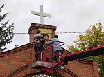 В храме святых апостолов Петра и Павла села Петропавловка состоялась установка надвратных икон