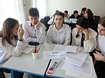 В Острогожске состоялась итоговая межмуниципальная дискуссия среди воспитанников воскресных и образовательных школ Россошанской епархии на тему «Что значит жить по Евангелию. Осмысление подвигов новомучеников и исповедников Церкви Русской». 