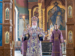 В Великий Четверток митрополит Воронежский и Лискинский Сергий возглавил служение Божественной литургии