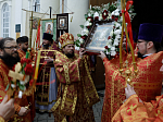 Епископ Россошанский и Острогожский Дионисий возглавил Божественную литургию в храме Архистратига Божия Михаила города Острогожска